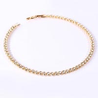 Vergoldetes Collier mit Swarovski-Steinen